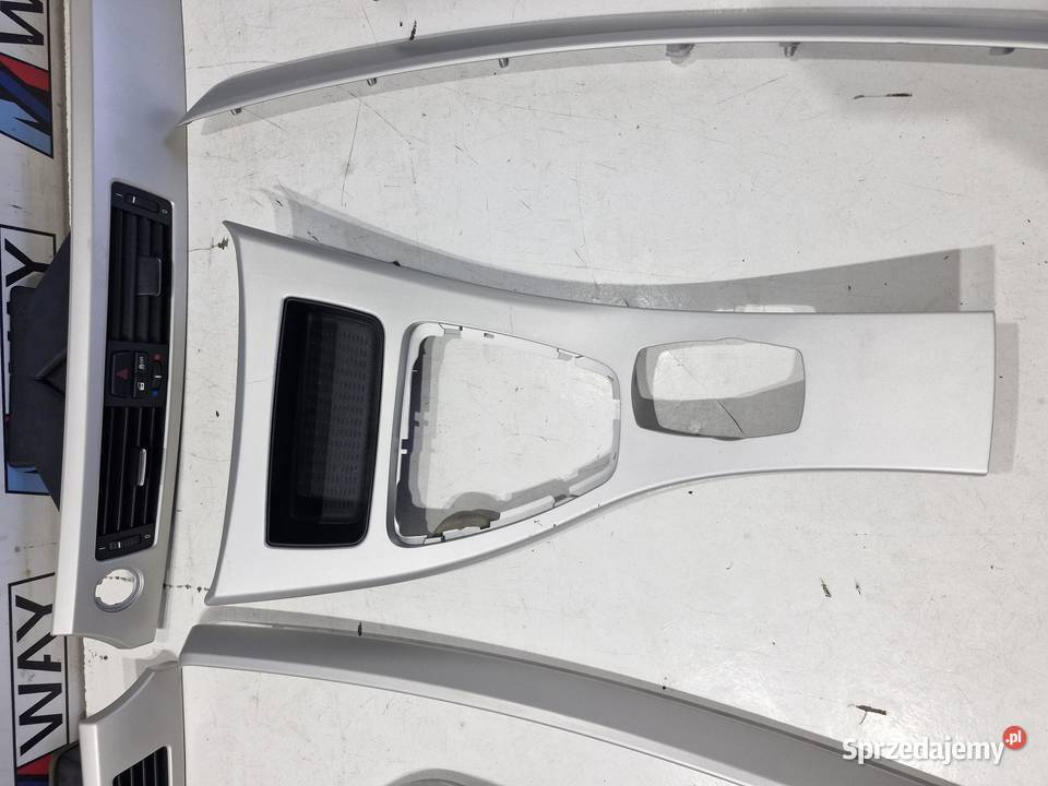 BMW E90 E91 LISTWY OZDOBNE DEKORY SREBNE NAVI