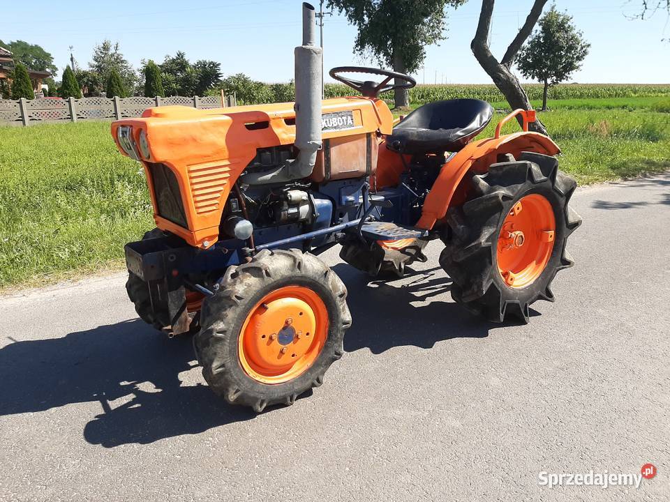 Kubota b7001 traktor ciągnik ogrodniczy 4x4 Gostyń