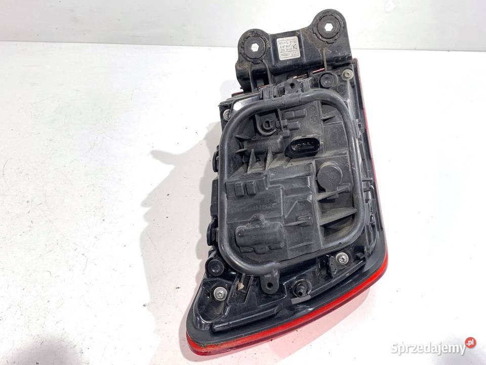 LAMPA PRAWY TYŁ AUDI A4 B9 8W9945070 Kombi