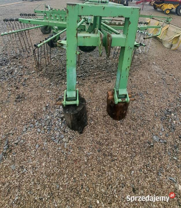 Zgrabiarka karuzela Samasz 2004r 13 ramion 460m Parczew