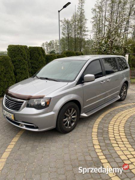 Chrysler Town Contry S 36