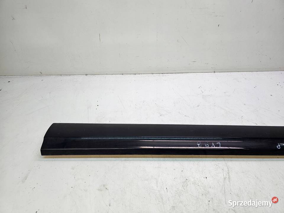 LISTWA DRZWI DOLNA LEWY PRZÓD AUDI Q5 8R LY9B osobowe sprzedam