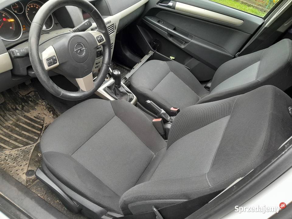 Opel astra H Kombi 2006 r Części z19dt Maska Krosno Odrzańskie sprzedam
