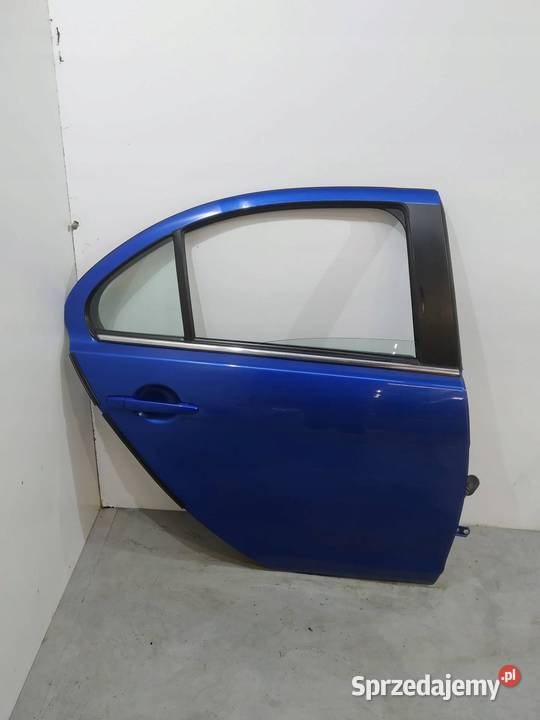 DRZWI PRAWE TYŁ D06 HB Mitsubishi Lancer VIII osobowe