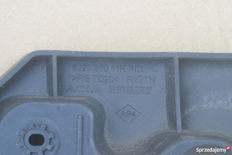 DACIA DUSTER ŚLIZG ZDERZAKA PRAWY PRZEDNI PRZÓD Bieleń