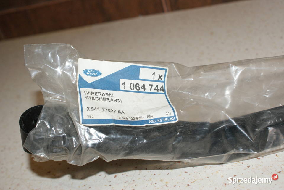 RAMIĘ WYCIERACZKI FORD FOCUS I 1 064 744 Ramiona wycieraczek Białobrzegi