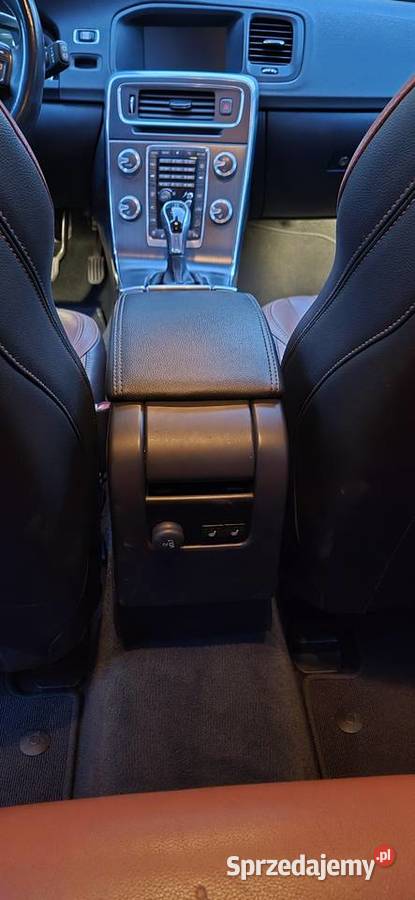 Wyjątkowe Volvo V60 Cross Country 25T AWD Twój 2500cm3 podlaskie Niewodnica Korycka