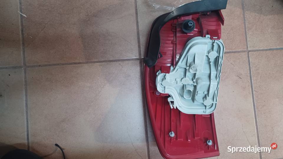AUDI A3 8P HB 3D LAMPA TYŁ PRAWA TYLNA 8P0945096 osobowe Rakoniewice