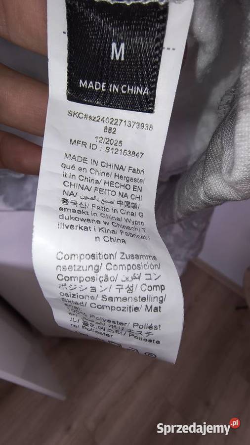 Damska bluza z kapturem z motywem liści