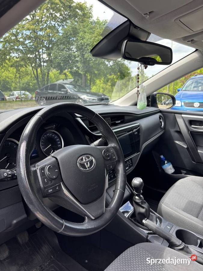 Toyota Corolla 2018 16 benzyna 132 radio
