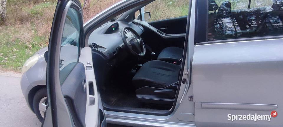 Toyota Yaris 2006 13 manualna Jaktorów sprzedam