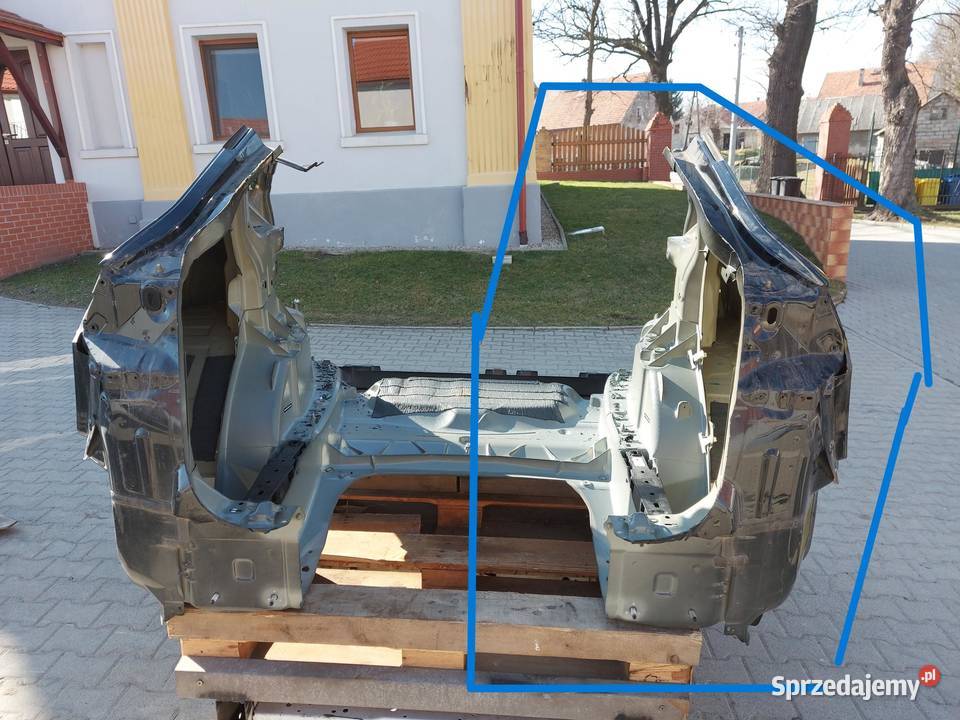 TESLA MODEL Y 2022r ĆWIARTKA BŁOTNIK PRAWY TYŁ