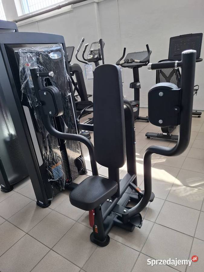 Urządzenie siłowe do ćwiczeń mięśni klatki Wałcz