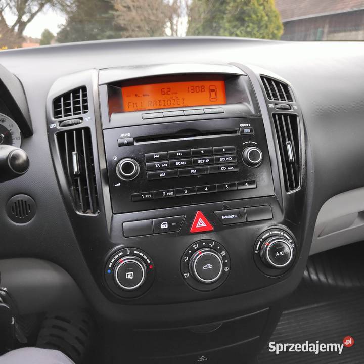 Kia Ceed 2009 14 Benzyna 109 koni 212082 Targowisko