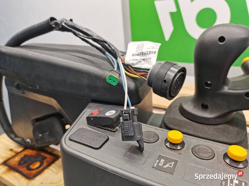Podłokietnik z joystickiem Cat 924K