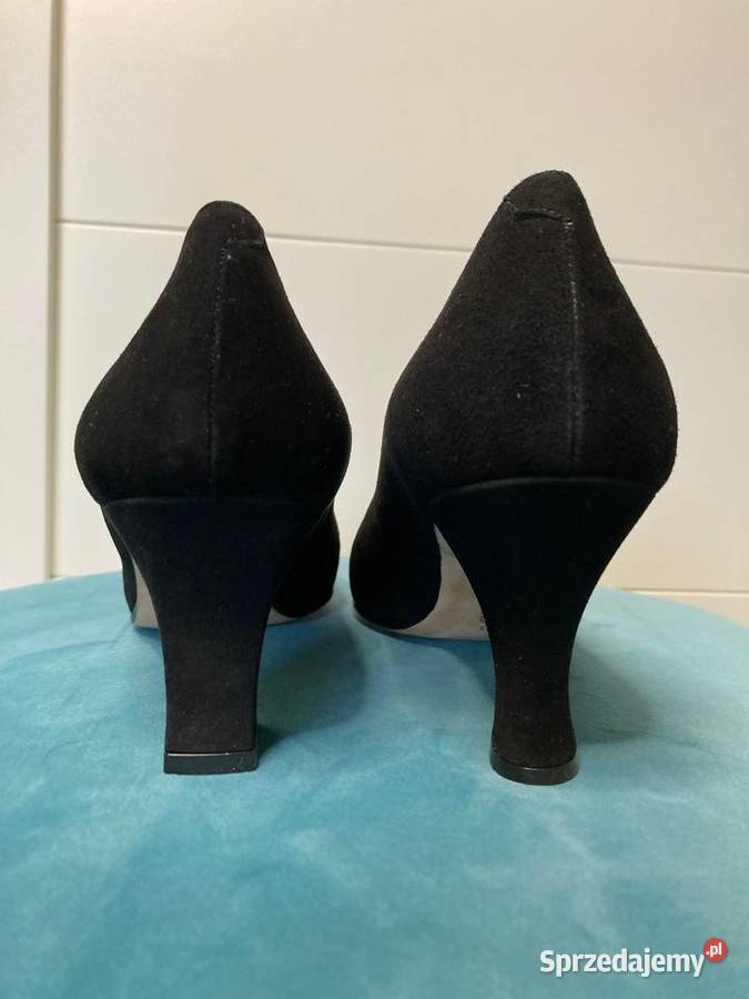 Nowe czarne klasyczne zamszowe buty szpilki Rose Nisko