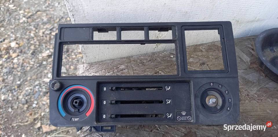 PANEL NAWIEWU OGRZEWANIA RAMKA BMW E30 małopolskie Modlniczka