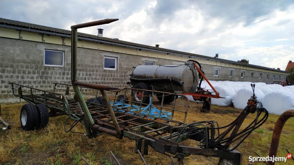 Przyczepa samozbierająca do bel balotów Białośliwie