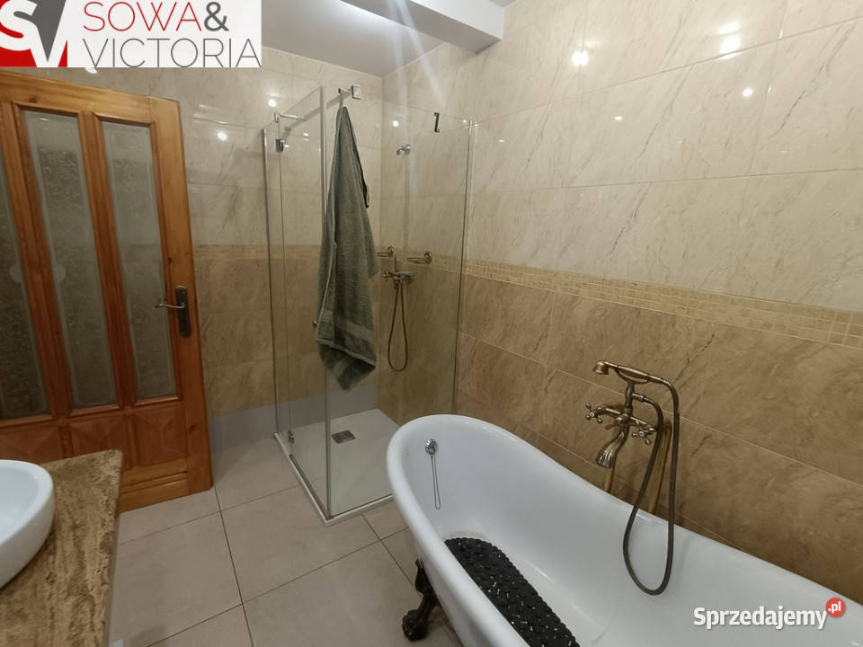 Dom w zielonej okolicy odsunięty drogi głównej 300m2 Jabłów