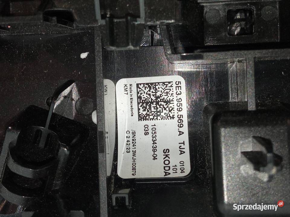 LAMPKA PODSUFITKI CZARNA 5E3959569A Skoda sprzedam