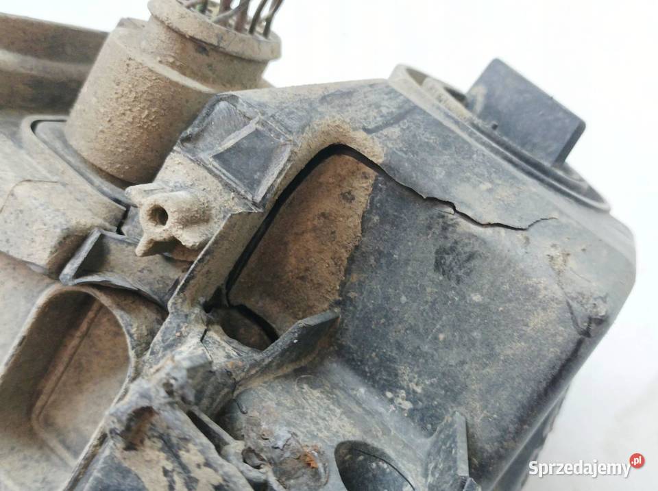 LAMPA PRZÓD PRAWA EUROPA USZKODZONA H7 Audi A6