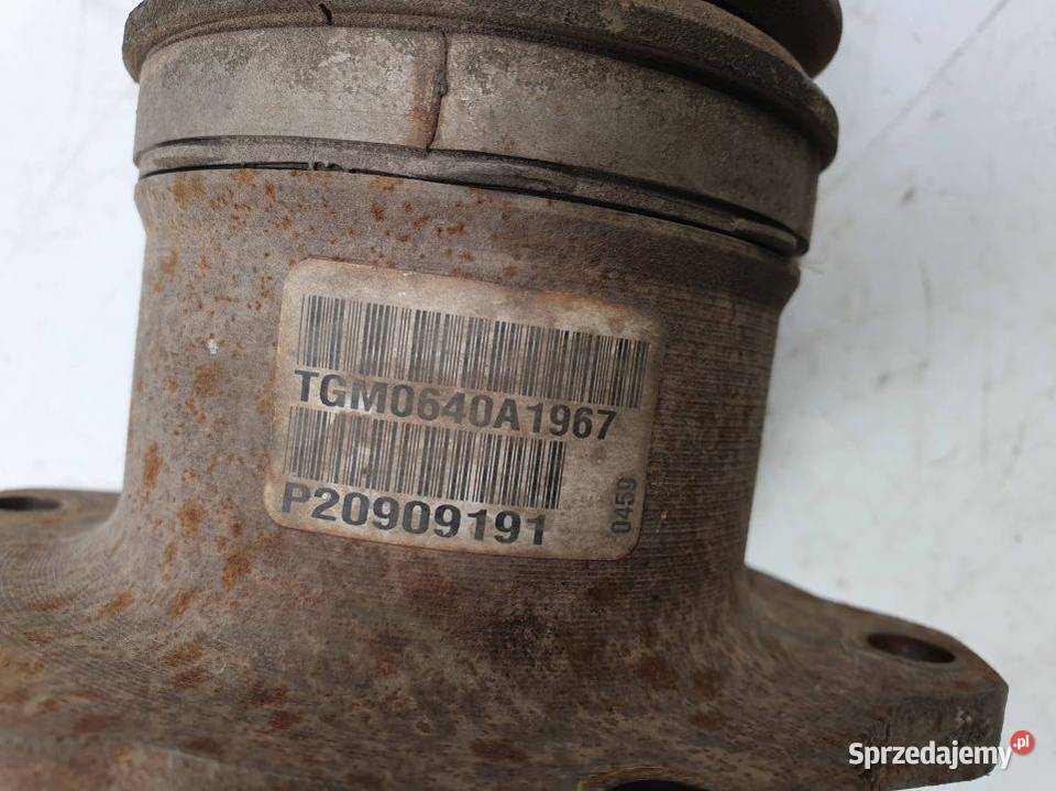 PÓŁOŚ PRAWA PRZÓD CADILLAC ESCALADE ESV osobowe kujawsko-pomorskie Lipno