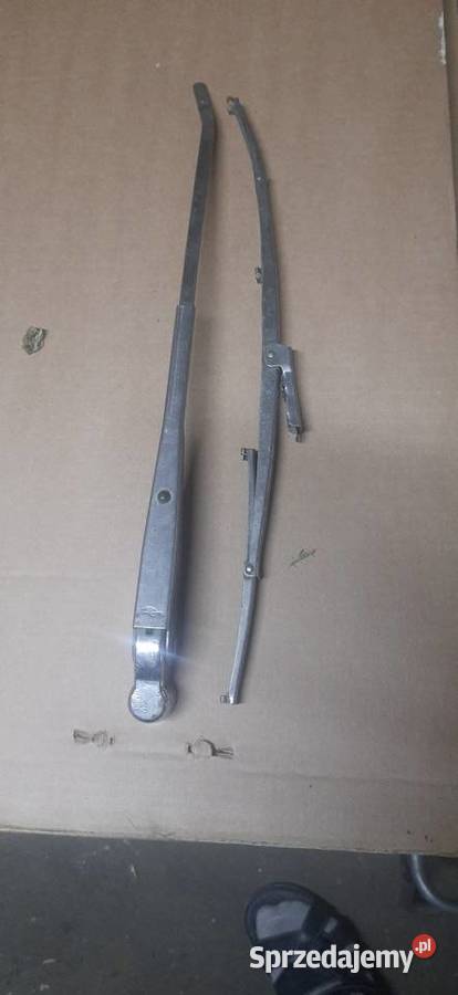 Ramię wycieczki z piórem Fiat 126p małopolskie Kraków