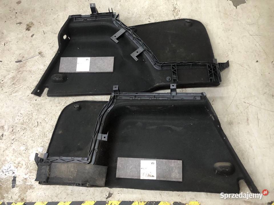 BOCZEK BAGAŻNIKA PRAWY LEWY 1U9867428Q osobowe Kozy