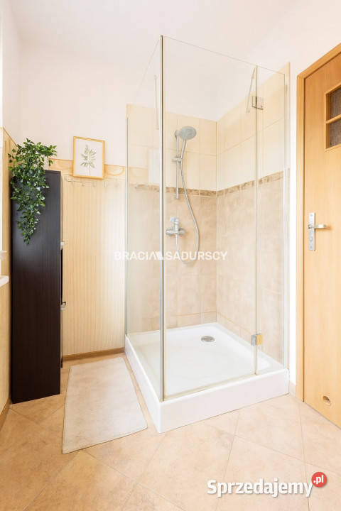 Mieszkanie 7621m2 3 pokoje Kraków Armii Krajowej sprzedam