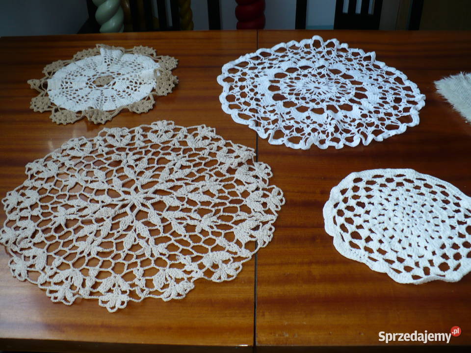 Serwetki haftowane 4 sztuki Lubin