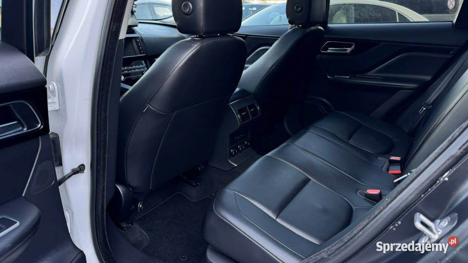 Jaguar FPACE 20 4WD 296 Pakiet black Skóry F-Pace Gdynia