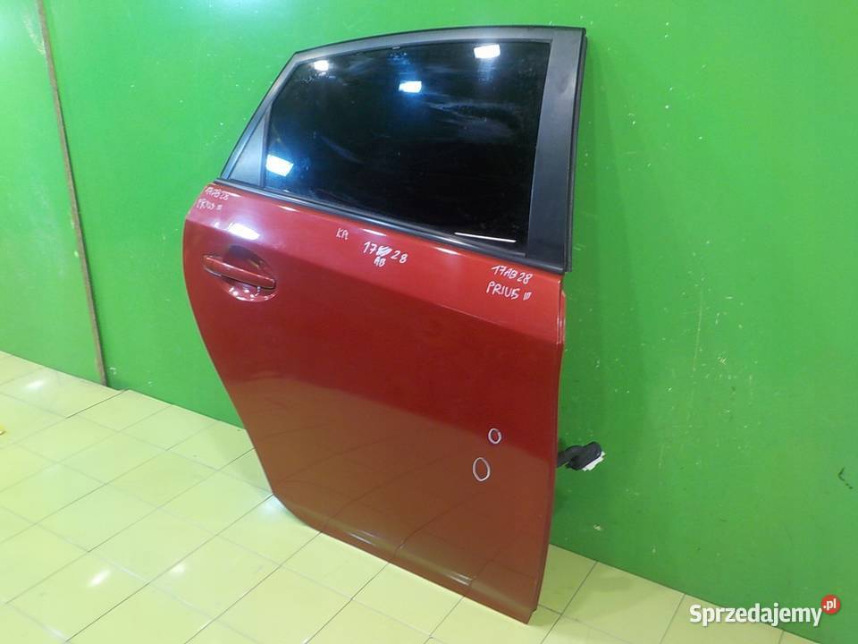 TOYOTA PRIUS III 18 VVTI 11r HB 5D drzwi prawe osobowe Suków sprzedam
