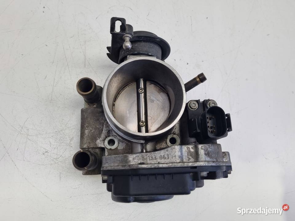 PRZEPUSTNICA Audi A4 B5 18 20V 058133063H Chełm sprzedam