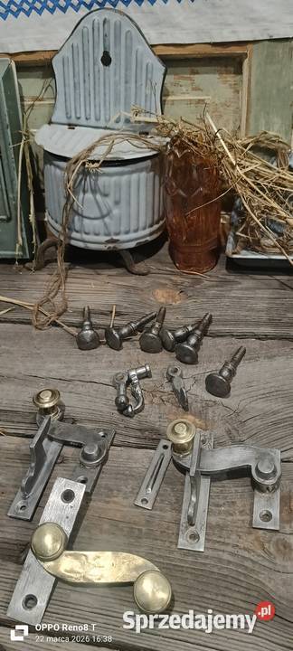 Stare okucia okienne Zabytkowa klamka okienna Wystrój okien Sosnowiec