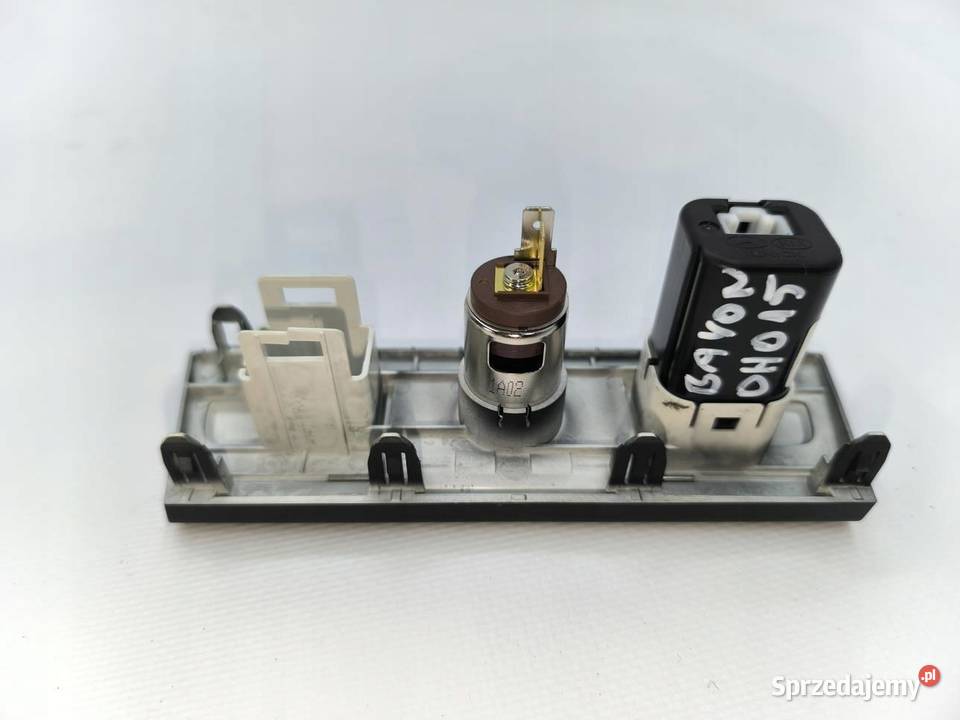 GNIAZDO PANEL USB HYUNDAI BAYON 96125Q0020 Panele sterowania, przełączniki wielkopolskie