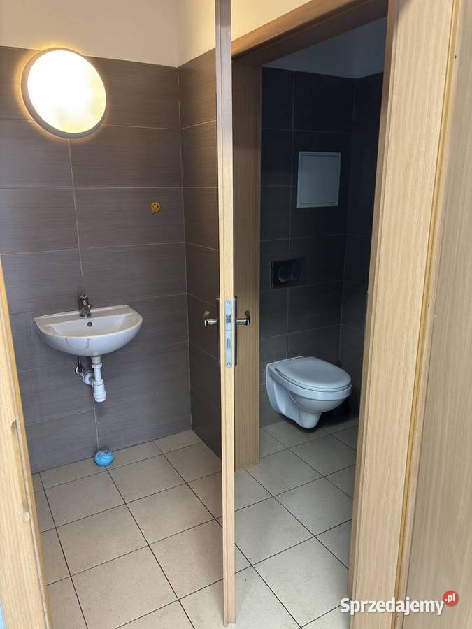 Wynajmę lokal usługowy w centrum Tomaszowa Ilość pomieszczeń 3 Tomaszów Mazowiecki