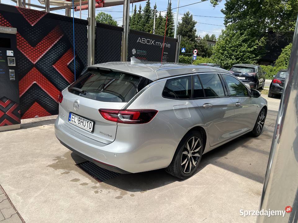 Opel Insignia mały przebieg 4x4 AGR Kamery 360 lakier metallic Łódź