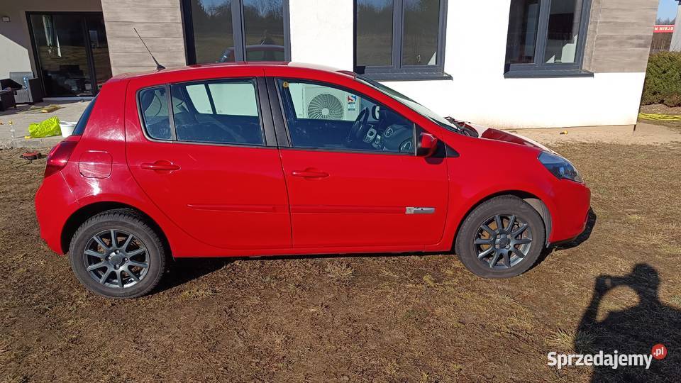Renault Clio III 2012 r 12 benzyna 75 koni sprzedam