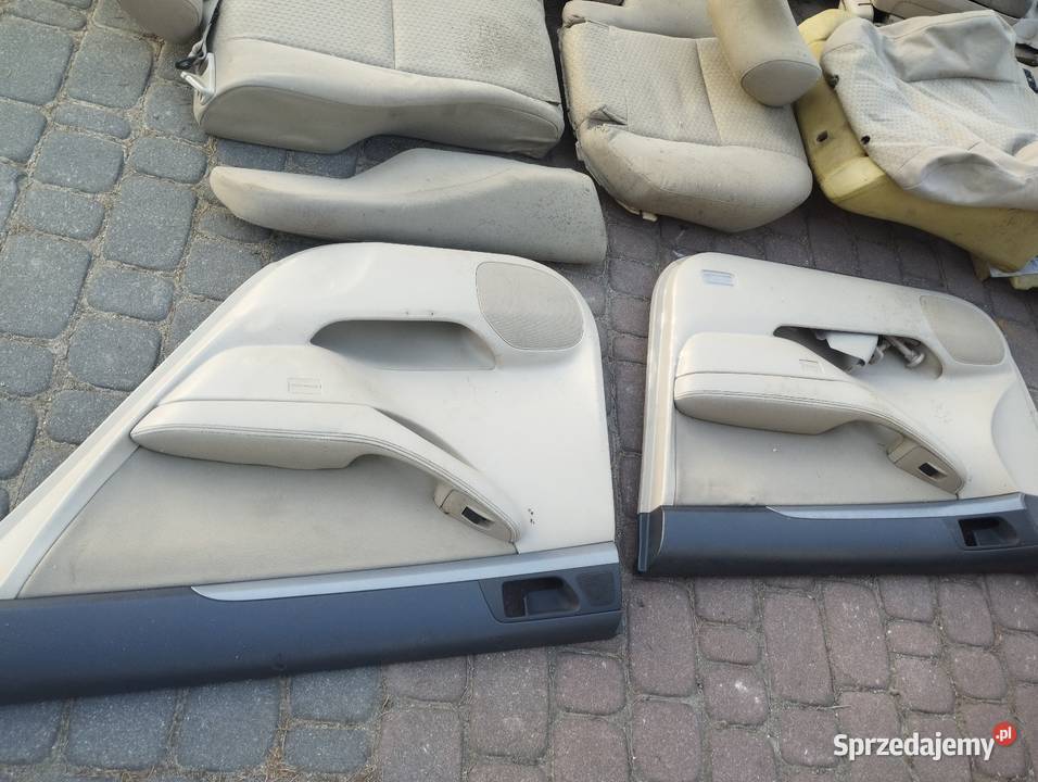 Toyota Avensis T25 wnętrze kanapa Parczew sprzedam