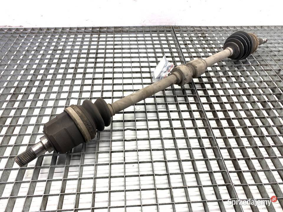 PÓŁOŚ PRAWY PRZÓD HYUNDAI i30 16 90 0712 PRZEGUB