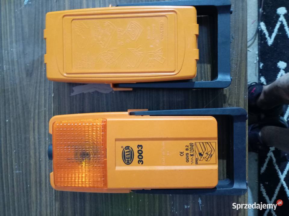 Lampy ostrzegawcze hella 2 sztuki nowe Police