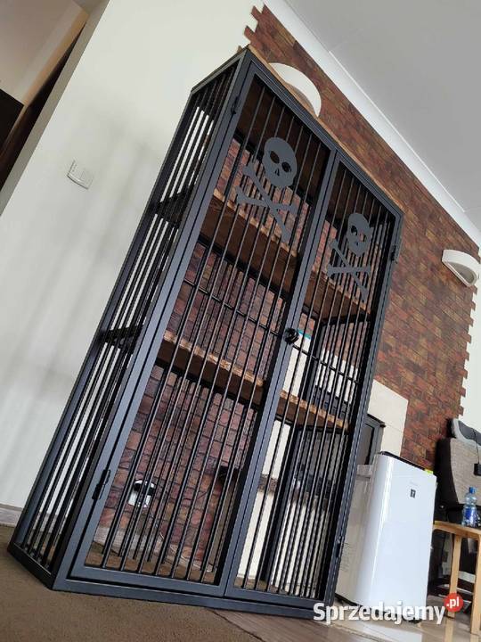 Barek na alkohol w mrocznym wydaniu Belsoo Warszawa