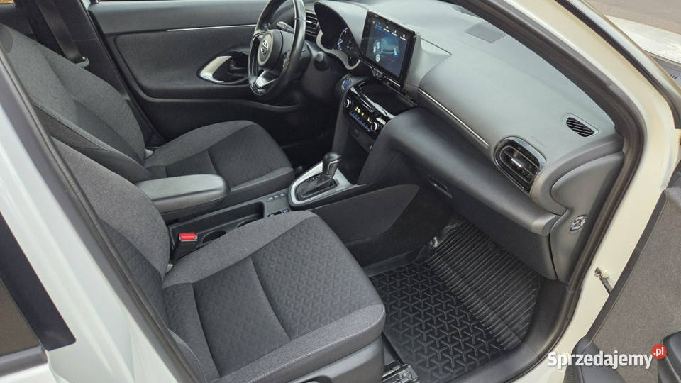 Toyota Yaris Cross 15 HSD Full Led Hand Free Ast Otwock Mały