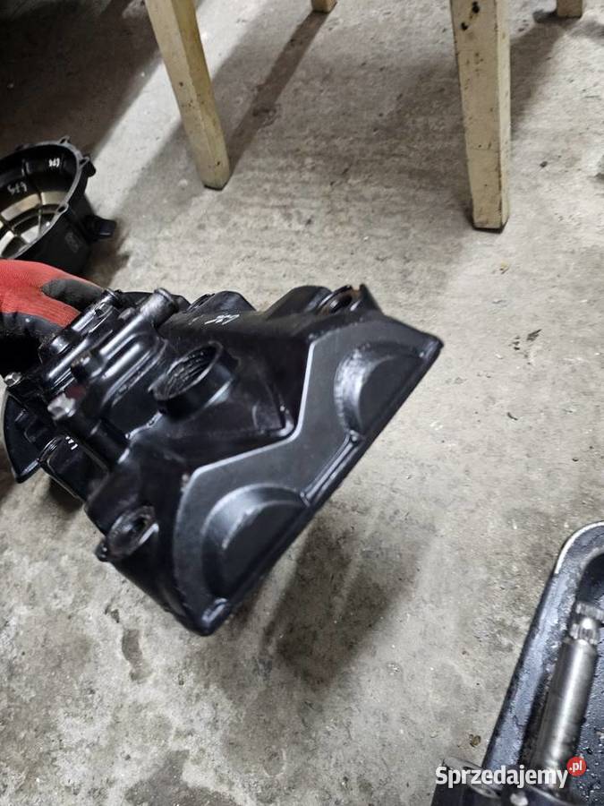 Triumph 675 pokrywa zaworów głowicy dekiel Jelenia Góra