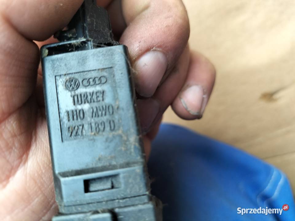 AUDI A3 8L CZUJNIK ŚWIATEŁ STOPU 1J0945511A Kamień-Kolonia