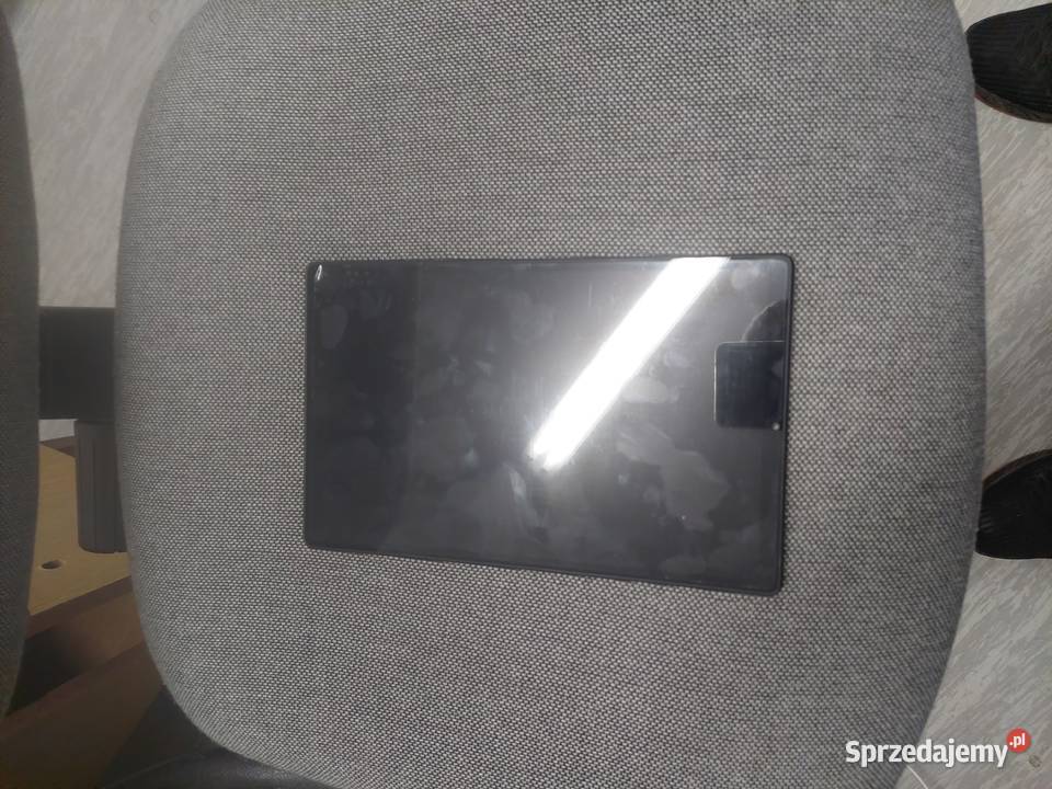 Sprzedam tanio prawie nowy tablet firmy Lenovo