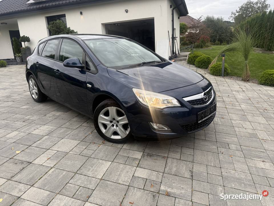 Opel Astra 14 Turbo Bogata wersja tempomat