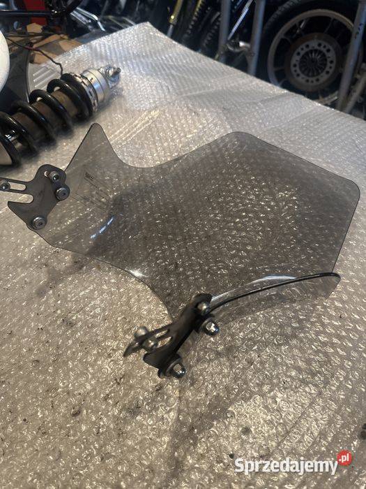 SUZUKI GSX 1400 Szyba 0108 Uchwyty mocowania Pozostałe Poznań sprzedam