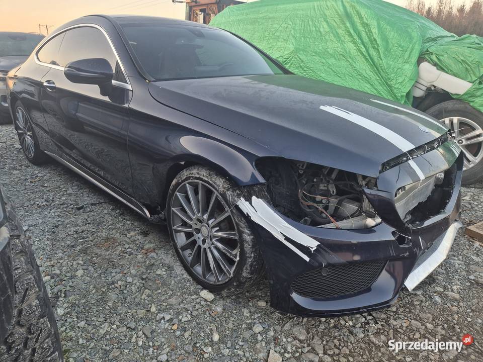 Mercedes C300 Coupe 2017 pakiet AMG uszkodzony w