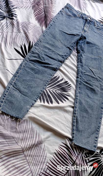 Spodnie jeansowe Cropp 38